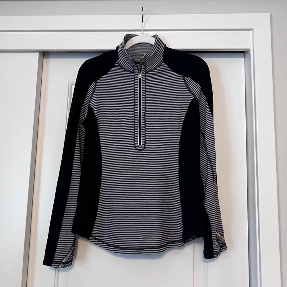 Lululemon Black Striped Run U Turn Long Sleeve 1/4 Zip Pullover.  Size 8